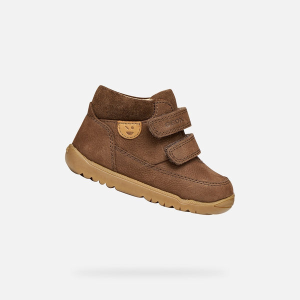 Tmavě hnědá chlapecká obuv pro první kroky Geox Macchia B664NA-03322-C6006