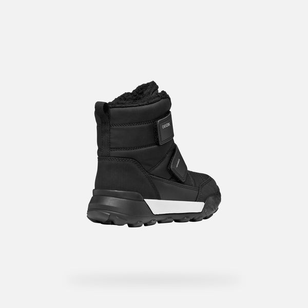 Černá chlapecká zimní obuv Geox Trekkyup J66MBA-0FU54-C9999
