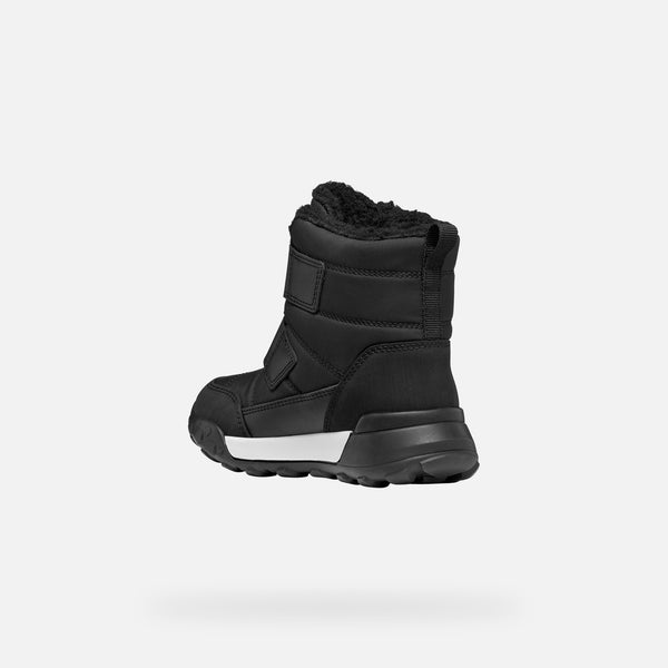 Černá chlapecká zimní obuv Geox Trekkyup J66MBA-0FU54-C9999