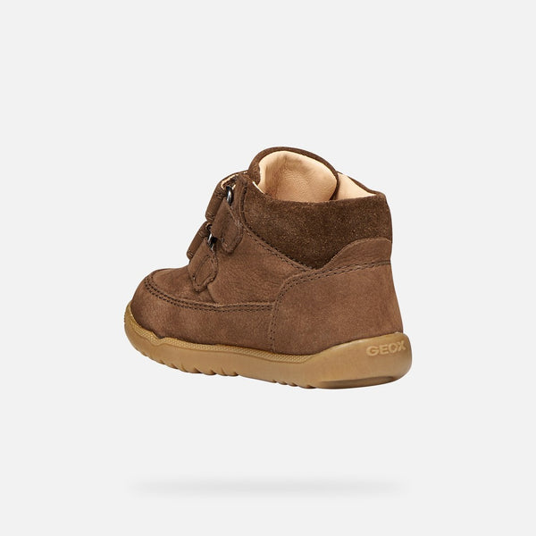 Tmavě hnědá chlapecká obuv pro první kroky Geox Macchia B664NA-03322-C6006